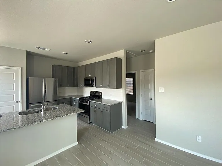 11704 Murano Dr — Photo 4