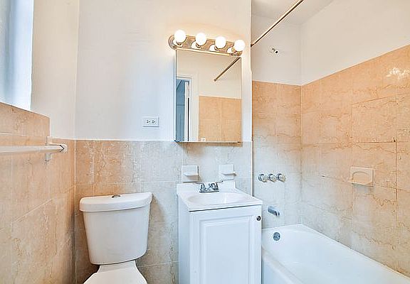 4th image of 244 W 72nd St #2E
