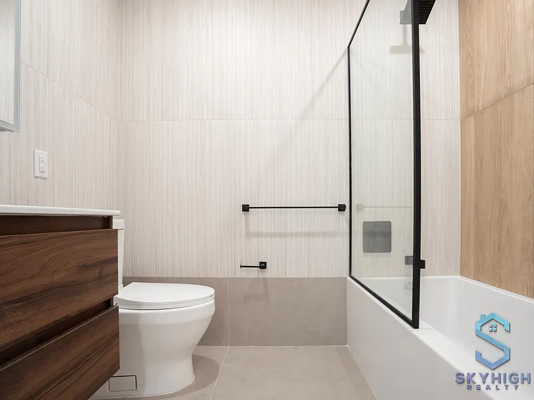 37-25 32nd St #5D — Photo 5
