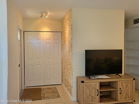 3rd image of 431 Dove Ln #610