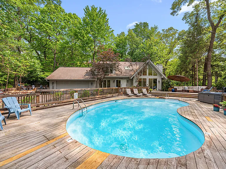 4095 Birchmont Trl — Photo 36
