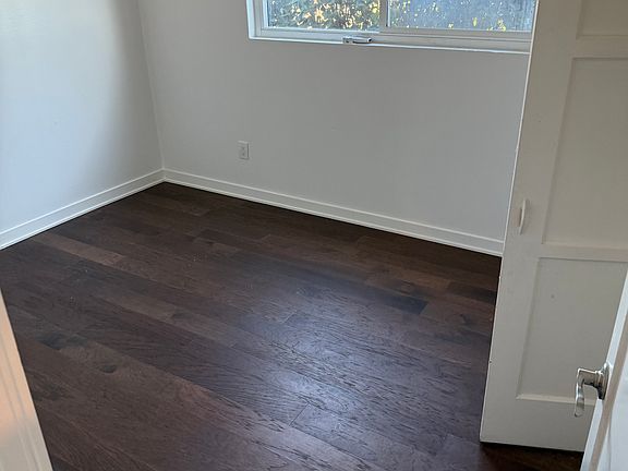 4th image of 4901 W Point Loma Blvd