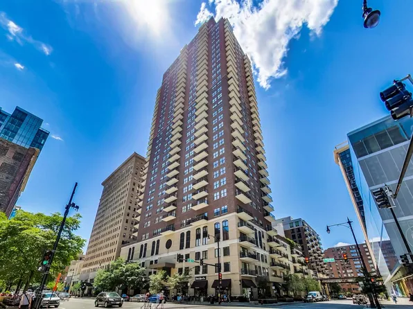 41 E 8th St APT 904, Chicago, IL 60605