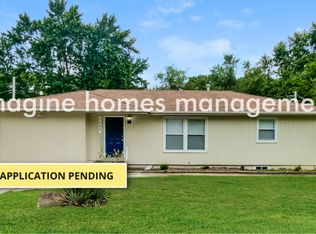 7405 NW Belvidere Pkwy, Kansas City, MO 64152