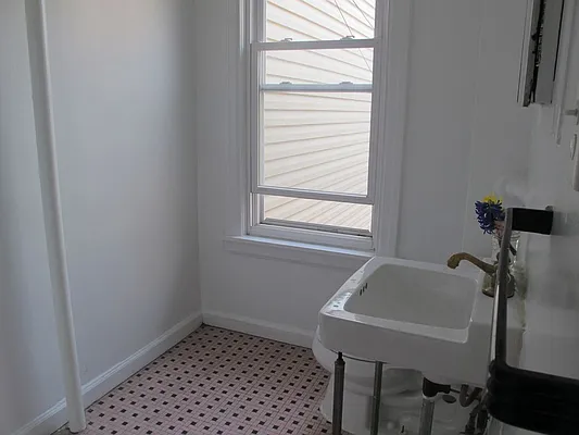 Rented by Dwell Residential Inc | media 44