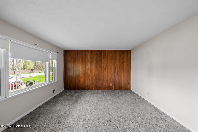 4th image of 2795 Curry Road