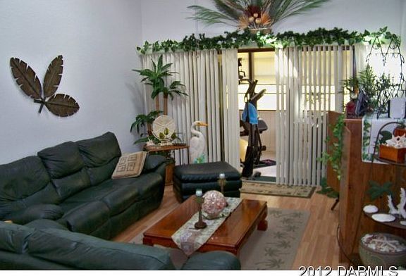 5th image of 371 Castlewood Ln