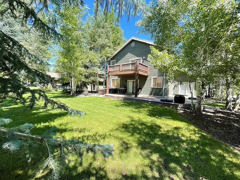 701 Martingale Ln — Photo 2