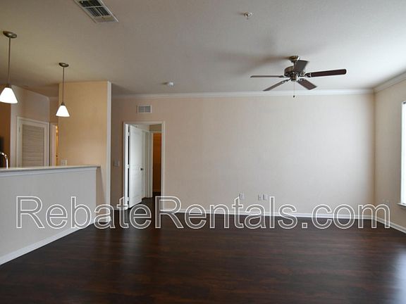 3rd image of 8290 Gate Pkwy #206