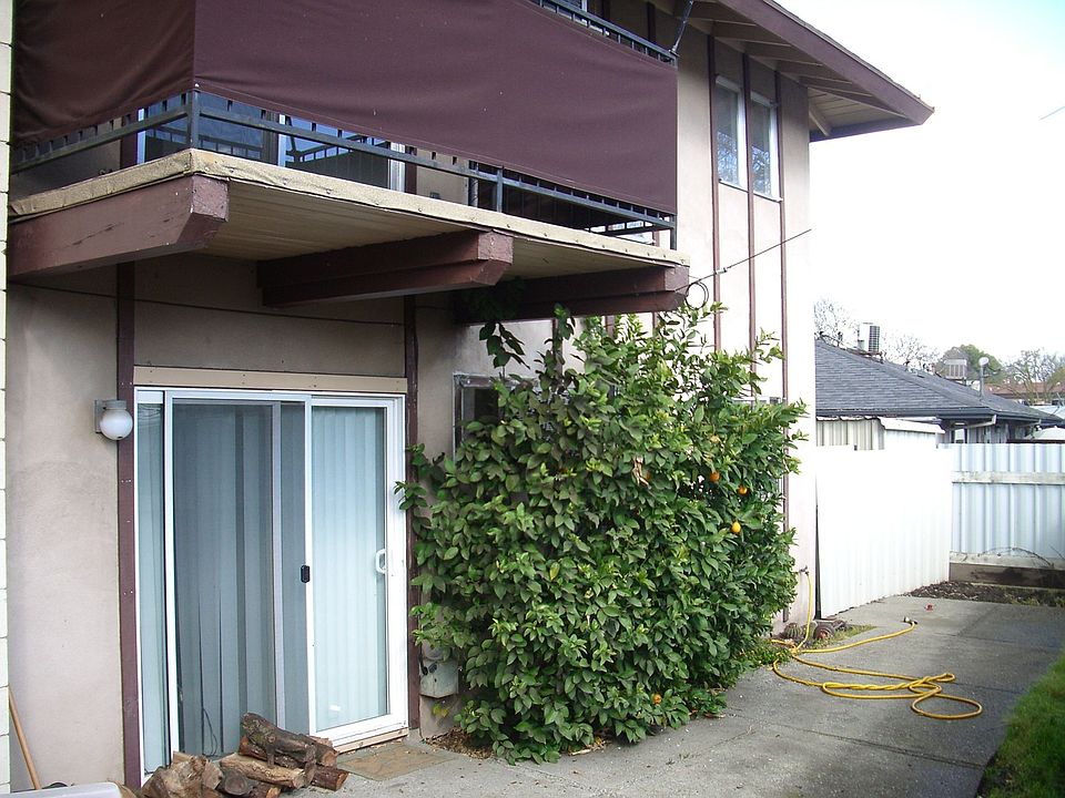 2nd image of 7720 Coral Ln