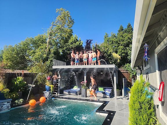 5th image of 4814 Hartwick Rd