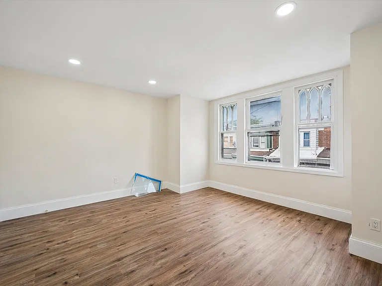 5618 Malcolm St — Photo 19