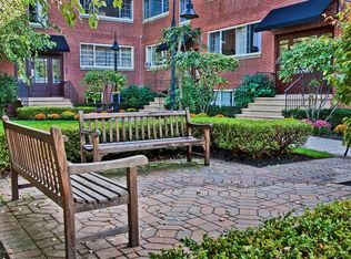 45 Green St #45C0C4B21, Brookline, MA 02446