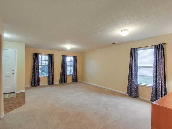 2nd image of 809 Creek Oak Dr