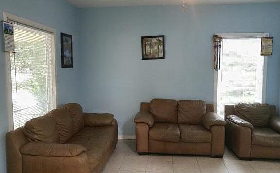 4th image of 342 Mersington Ave