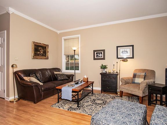 4th image of 123 Stratford Dr