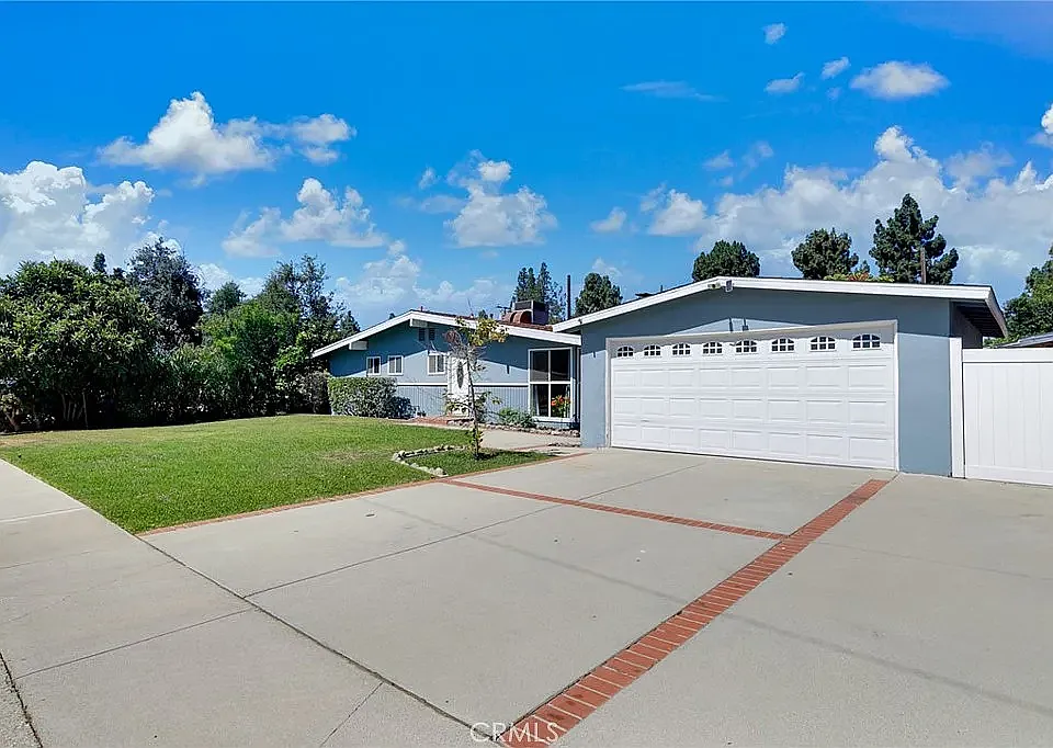 1027 N Greer Ave