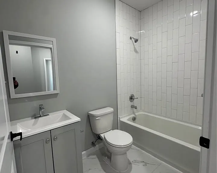 224 Graham Ave #204 — Photo 8