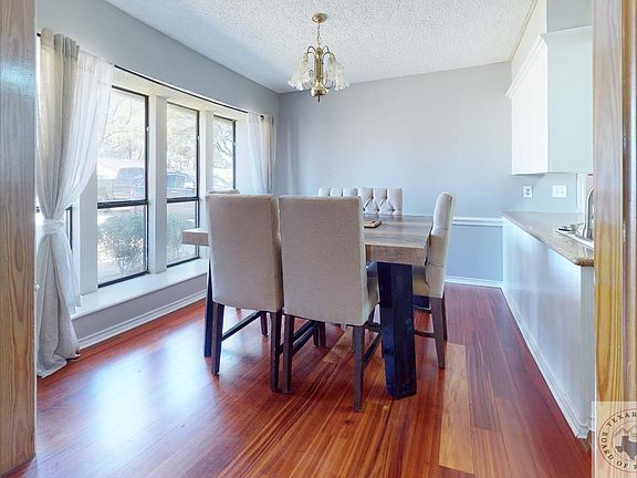 5th image of 216 Edgewood Cir