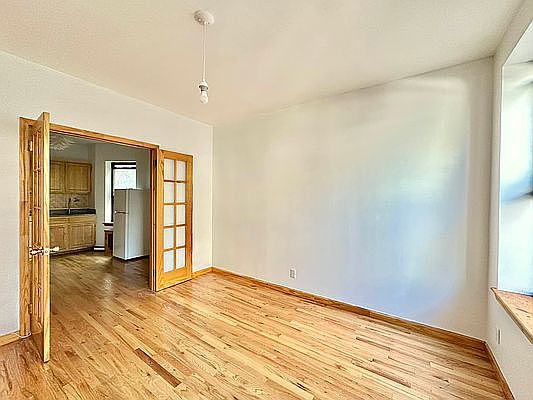 3rd image of 176 Stanton St #2