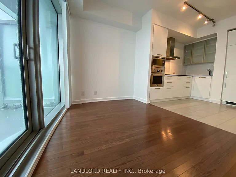 14 York St #5209 — Photo 11