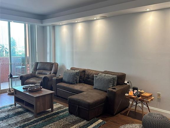 5th image of 2000 N Bayshore Dr APT 708