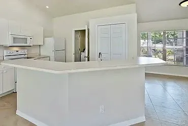 806 SW 4th Ave — Photo 16