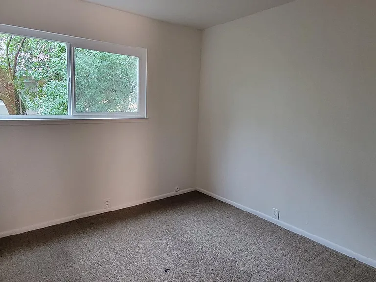 1402 Drake Dr #A — Photo 14