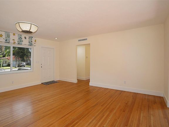 5th image of 8300 SW 61st Ave