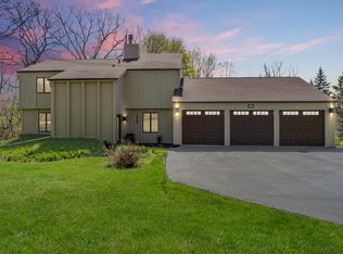 175 Forestview Dr, Elgin, IL 60120