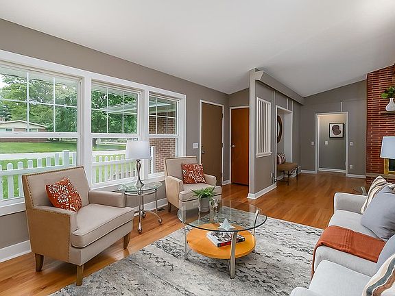 4th image of 8793 Fern Glen Dr