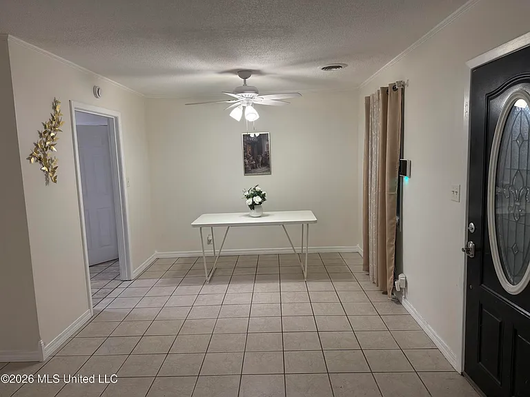 10616 Oak St — Photo 2