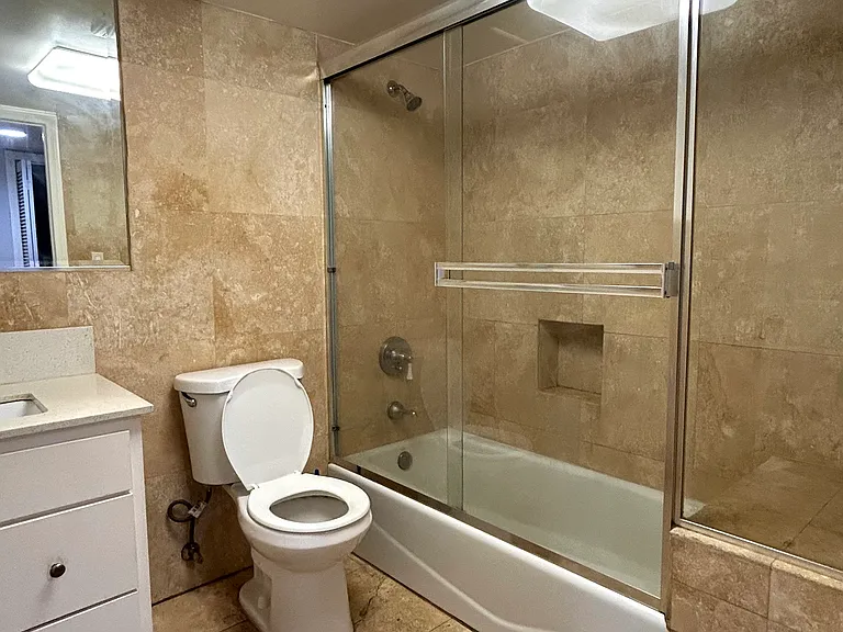 1043 S Grand Ave — Photo 11