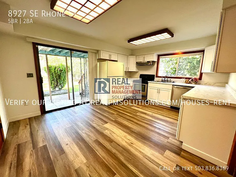 8927 SE Rhone St — Photo 3