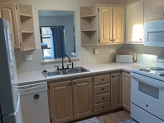 4th image of 1710 Lilly Ln