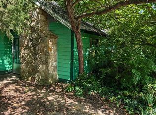 560 Morning Glory Rd, Rockaway Beach, MO 65740