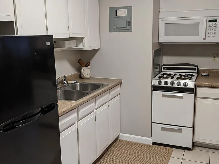 1721 3rd Ave S #2 — Photo 5