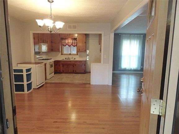 4th image of 4613 NW 15th St