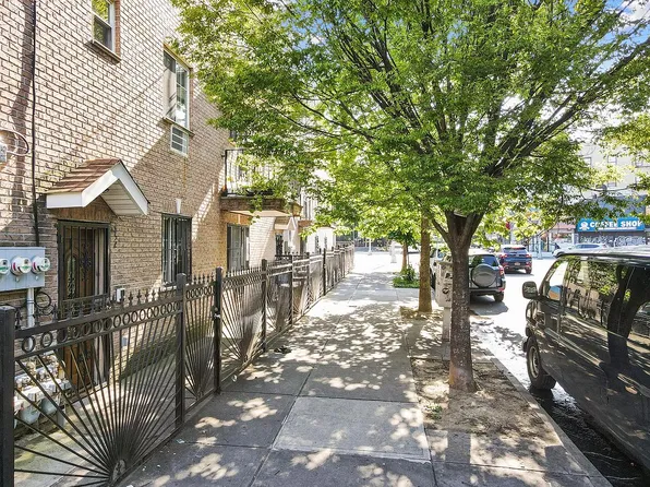 852 Home St APT 2F, Bronx, NY 10459