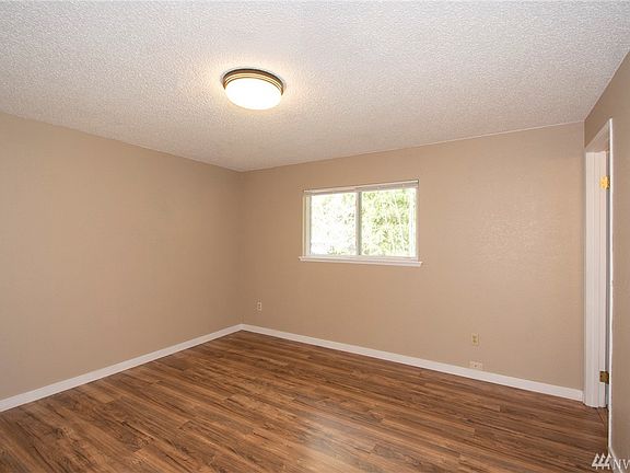 5th image of 6522 192nd Ave E