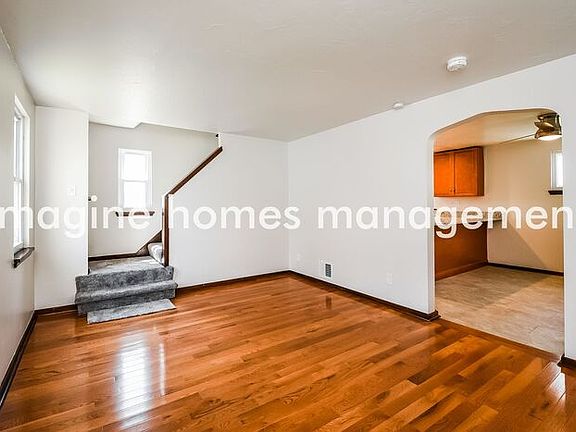 2nd image of 3202 Hazelhurst Ave