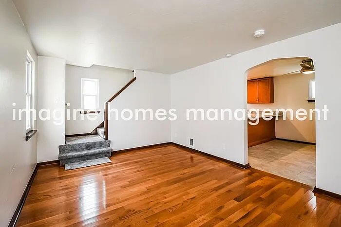 3202 Hazelhurst Ave — Photo 2