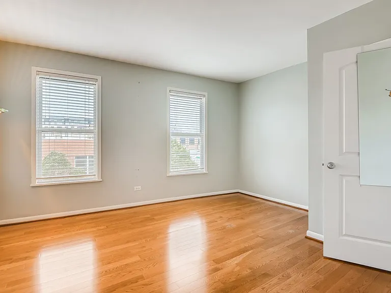 1127 S Hanover St — Photo 2
