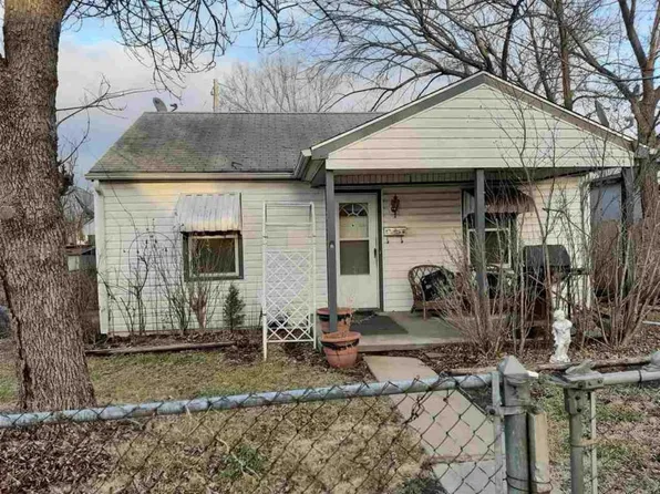 3573 E Sunnybrook Ln, Wichita, KS 67210