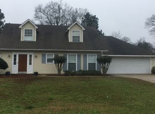 105 Cobblestone Dr, Vicksburg, MS 39183