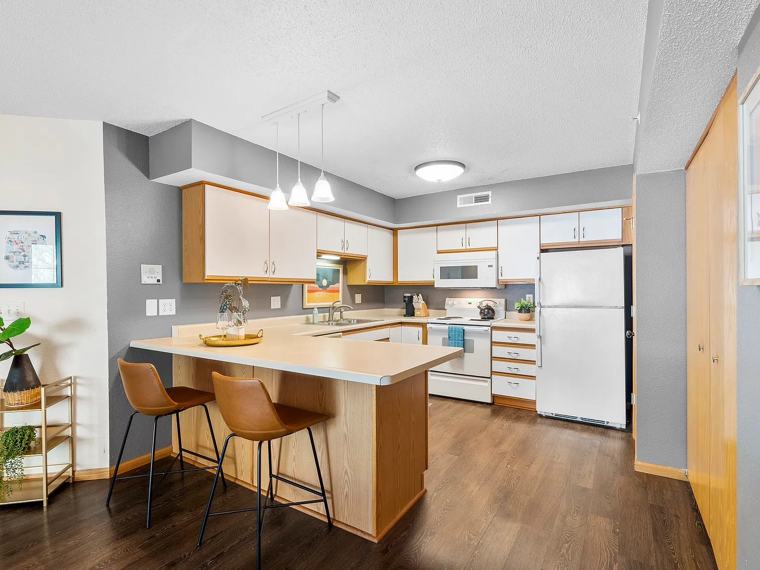 2 bed, 900 sqft, $1,895 — Photo 4