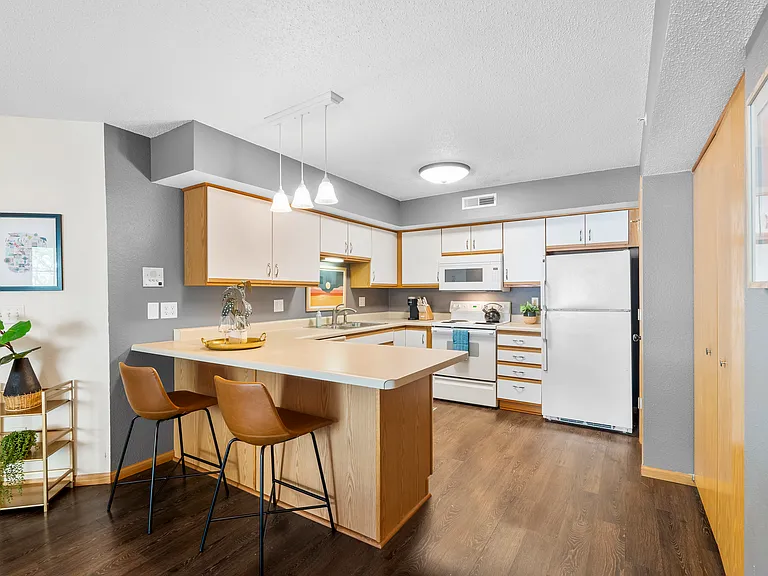 2871 Coral Ct #304 — Photo 4