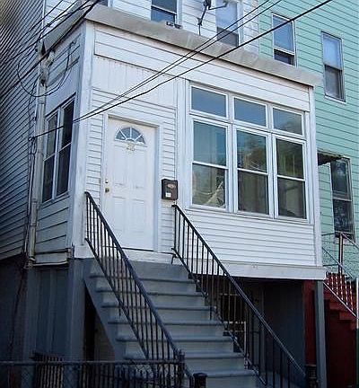 2nd image of 218 Buena Vista Ave