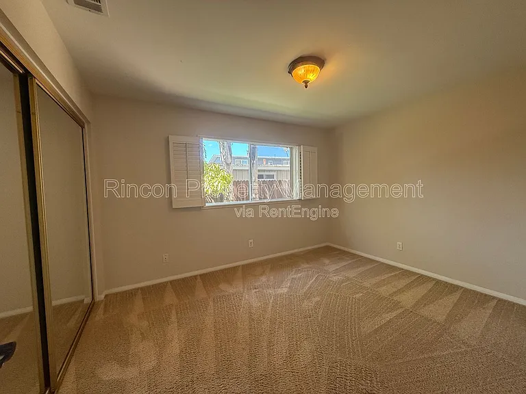 2462 Pierpont Blvd — Photo 10