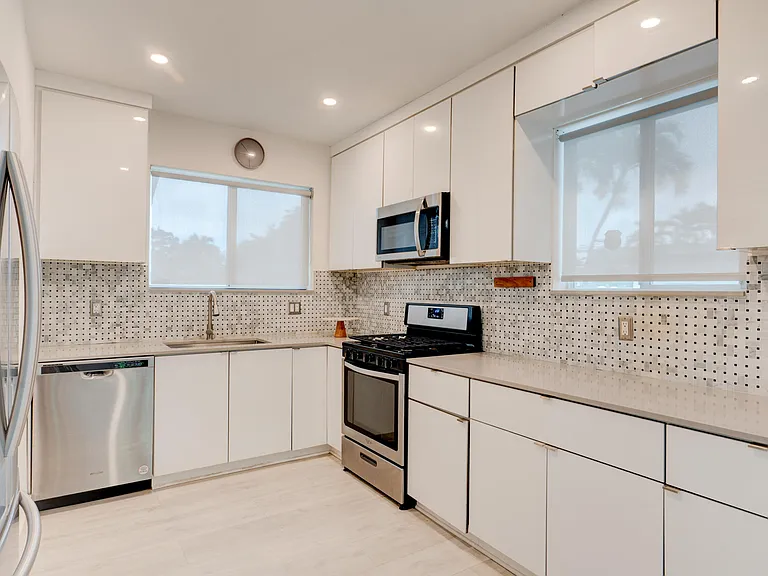 7528 Buccaneer Ave — Photo 8